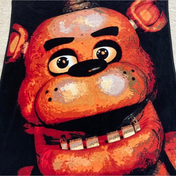 Five Nights at Freddy's OFFICIAL Throw Blanket 48" x 60" Plush BIOWORLD FNAF - Picture 2 of 4